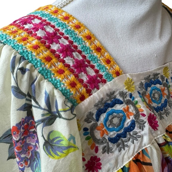 Johnny Was Blouse Size XS Tweety Mixed Print 100% Silk Floral Embroidered - Picture 7 of 15